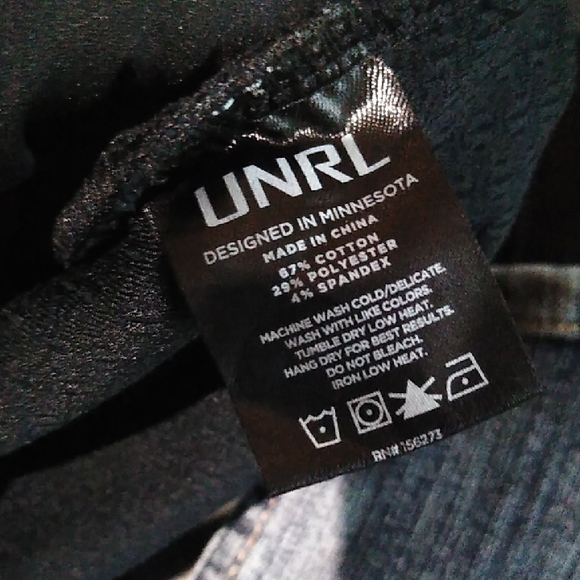 UNRL Men's Black Elevation Hoodie - Picture 6 of 6